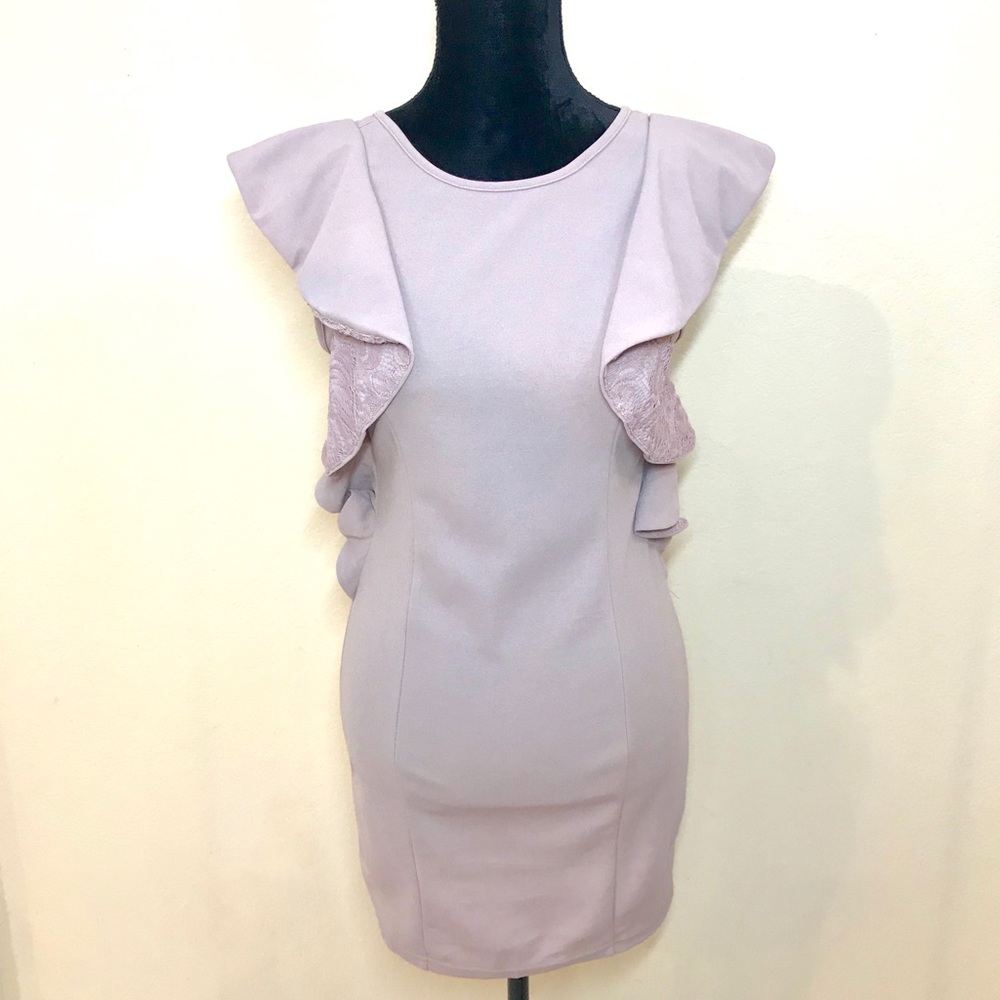 RARE RUFFLE DRESS - Picture 2 of 7